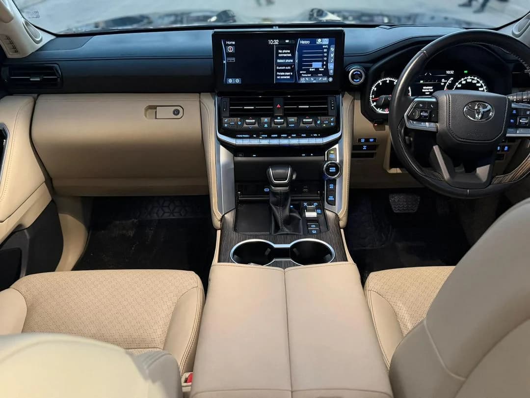 Toyota Landcruiser Lc300 rental vehicle photo